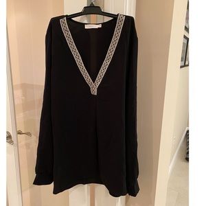 New Lush Medium Long Sleeve V Neck Blouse Black